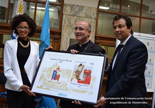 Montevideo, Uruguay - 21 avril 2015 - Le 21 avril a étè présenté officiellement un timbre/poste lancé par l`Administration Nationale des Postes de l`U